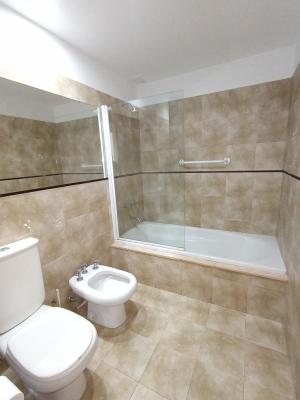 Excelente Depto. 2 Amb. C/balcon y Cochera - Imagen# 20