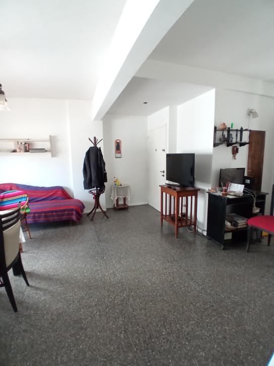 Excelente Depto. 4 Amb. C/ Balcon y Patio - Imagen# 3