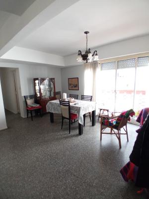 Excelente Depto. 4 Amb. C/ Balcon y Patio - Imagen# 2