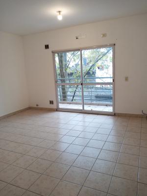 Excelente Depto. 2 Amb. C/balcon - Imagen# 2