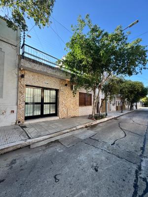 Casa de 4 Amb. C/patio, Terraza, Quincho y Garage - Imagen# 1