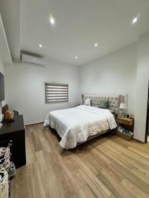 Casa de 4 Amb. C/patio, Terraza, Quincho y Garage - Imagen# 14