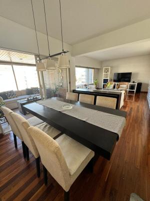 Excelente Piso de 4 Amb. c/2 Balcón y Cochera - Imagen# 7