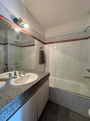 Excelente Piso de 4 Amb. c/2 Balcón y Cochera - Imagen# 18