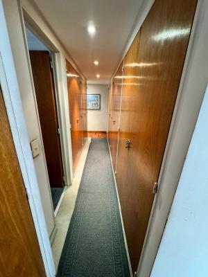 Excelente Piso de 4 Amb. c/2 Balcón y Cochera - Imagen# 15