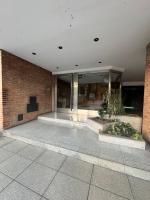 Excelente Piso de 4 Amb. c/2 Balcón y Cochera - Imagen# 2