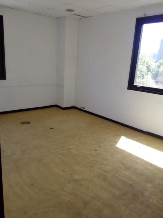 Oficina a Refaccionar con Cocheras - Imagen# 12
