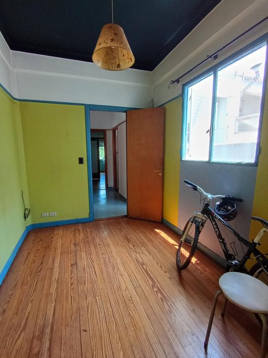 Excelente Depto. de 4 Amb. C/dependencia de Servicio y Balcon - Imagen# 31