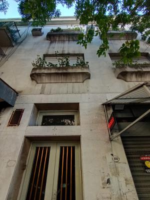 Excelente Depto. de 4 Amb. C/dependencia de Servicio y Balcon (Copy) - Imagen# 1